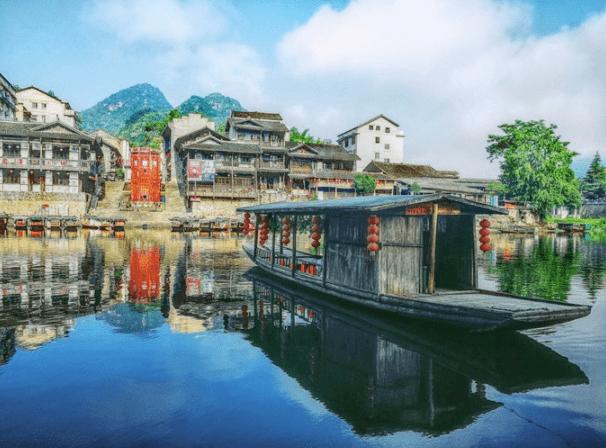 治理扬尘  守护“景洪蓝”